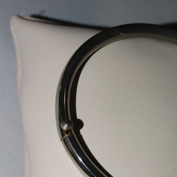 1950s White Silver Tone Bangle Bracelet Vintage Polished Brushed Hinged Clasp - Picture 12 of 12